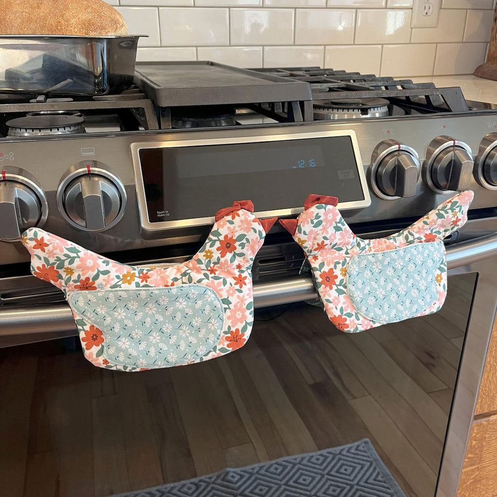 Original Henrietta Chicken Oven Mitt Sewing Pattern PDF - Beginner Quilted Potholder
