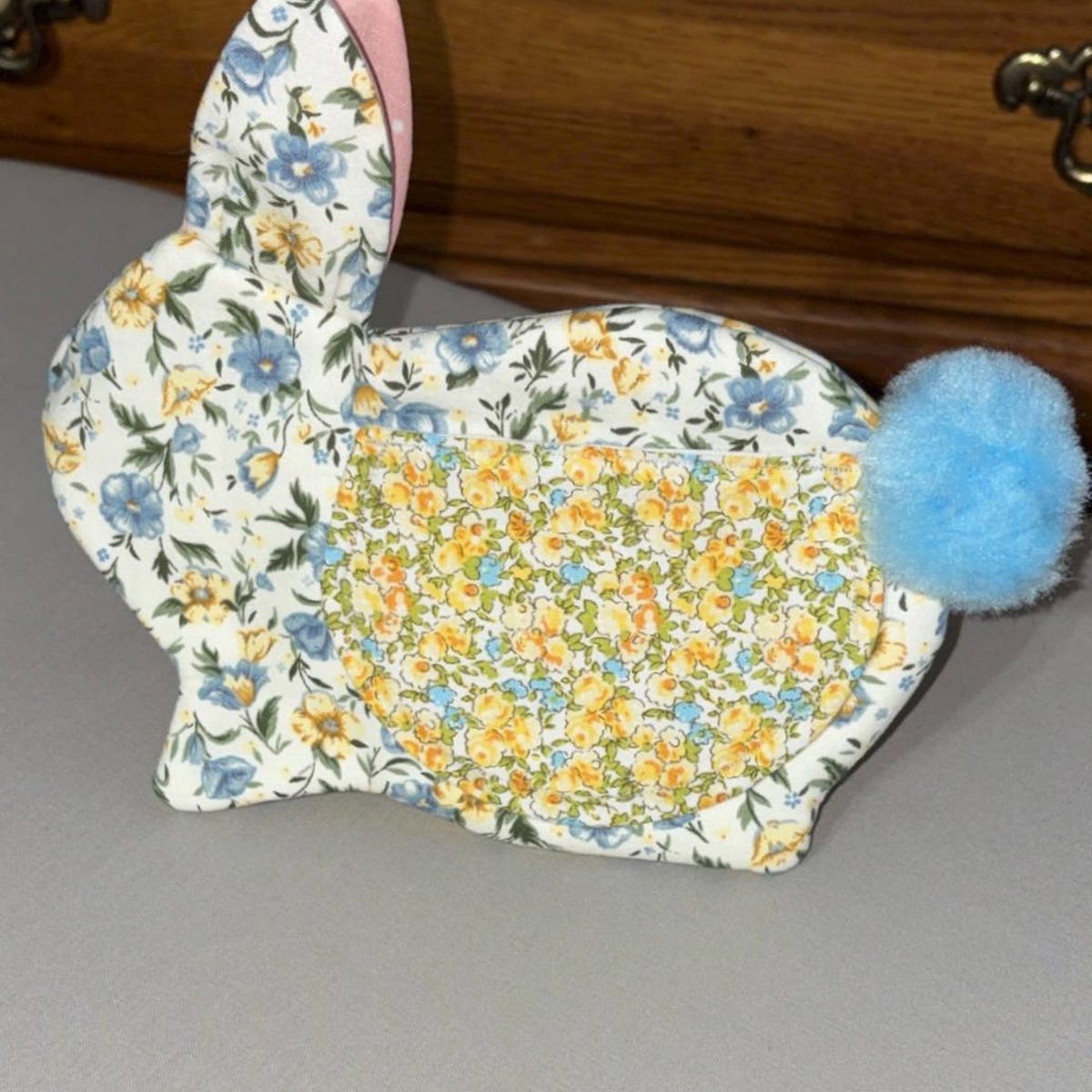 Betsy Bunny Oven Mitt Pattern PDF | Quilted Kitchen Decor