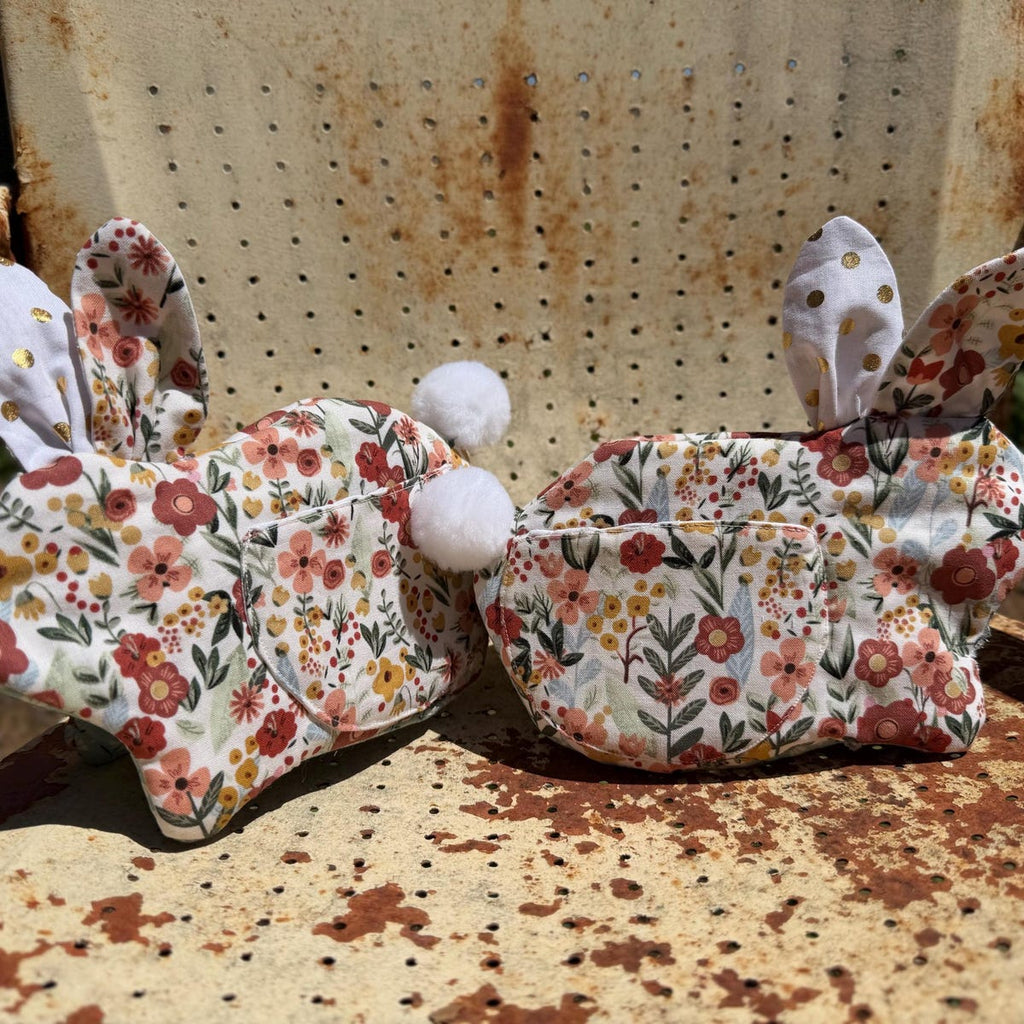 Betsy Bunny Oven Mitt Pattern PDF | Quilted Kitchen Decor